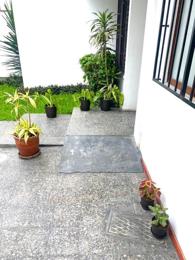 Mini Aparts Monterrico - Cerca Embajada Eeuu * Lima